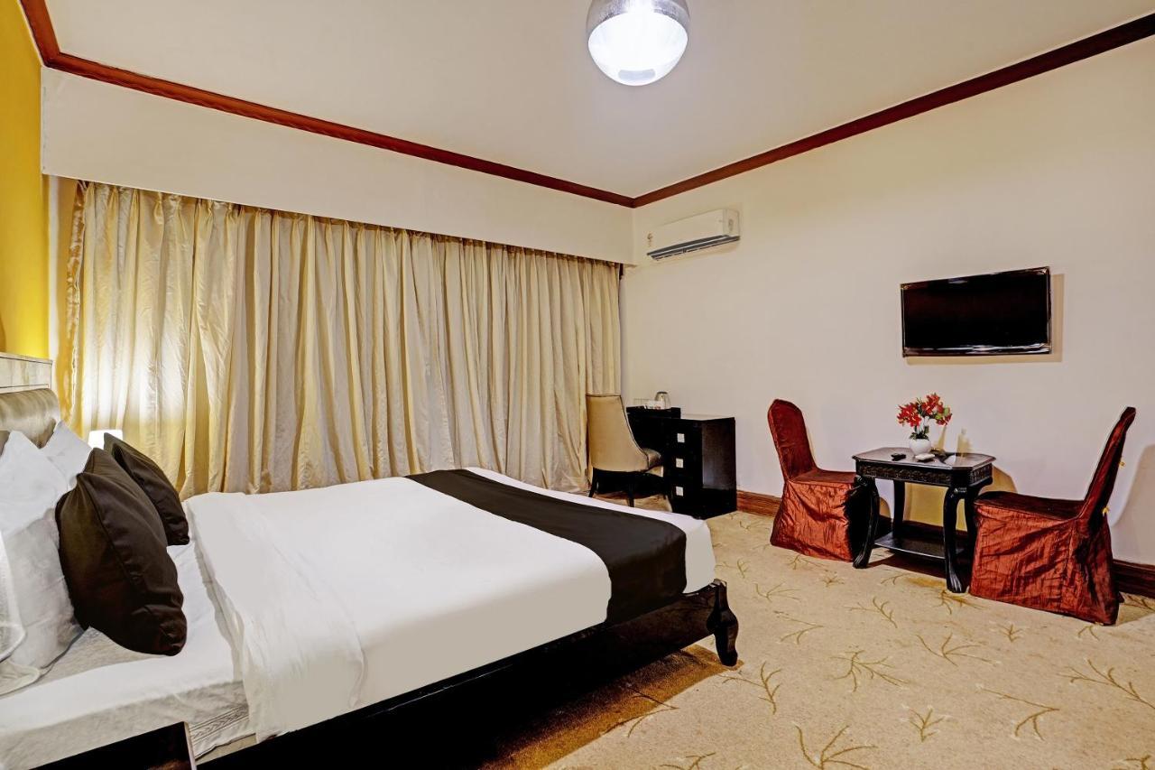 Townhouse 809 Royal Palms Hotel - Rose Collection Мумбаи Экстерьер фото