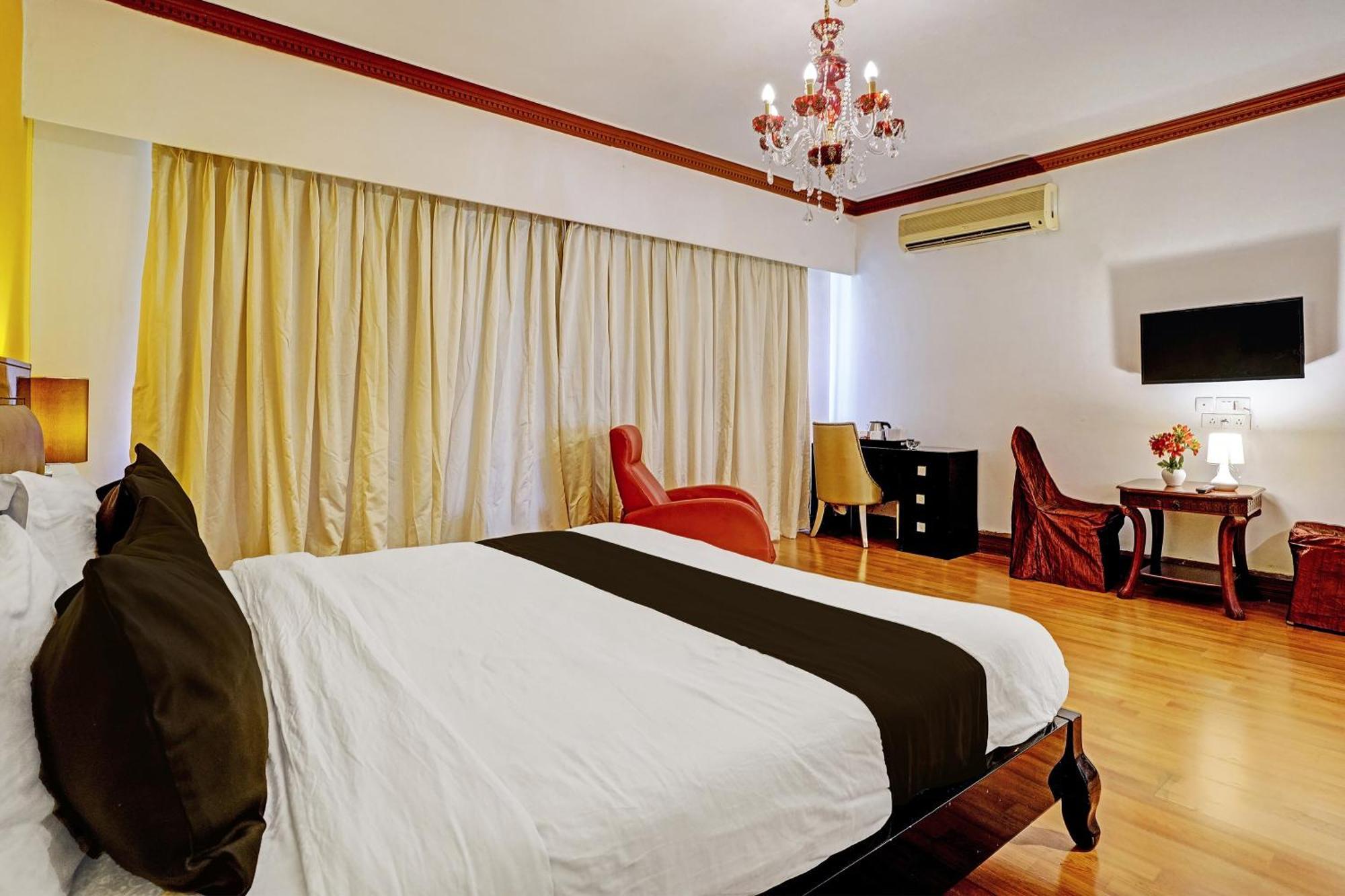 Townhouse 809 Royal Palms Hotel - Rose Collection Мумбаи Экстерьер фото
