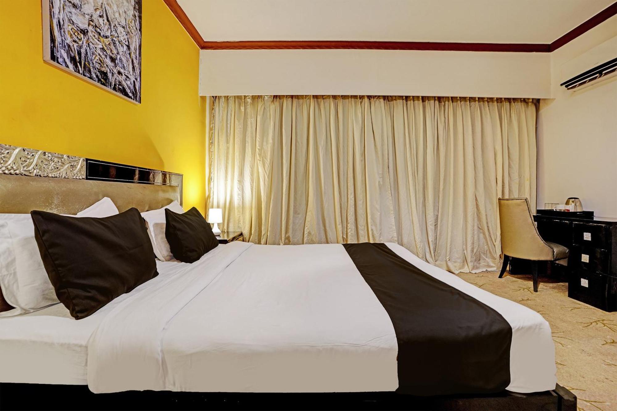 Townhouse 809 Royal Palms Hotel - Rose Collection Мумбаи Экстерьер фото